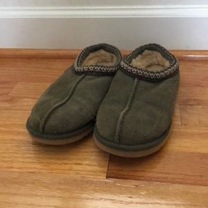 Ugg Slippers in Moss Green